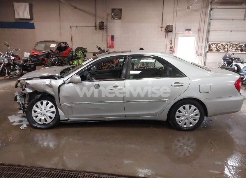 Photo 15 of 2004 Toyota Camry XLE (VIN 4T1BE30K84U290978)