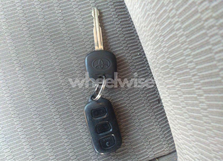 Photo 11 of 2005 Toyota Camry XLE (VIN 4T1BE30K85U049360)