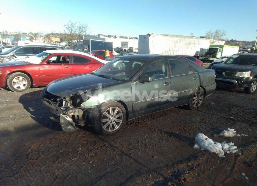 Photo 2 of 2005 Toyota Camry XLE (VIN 4T1BE30K85U049360)