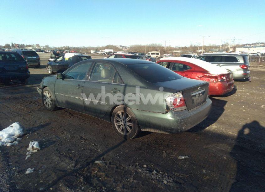 Photo 3 of 2005 Toyota Camry XLE (VIN 4T1BE30K85U049360)
