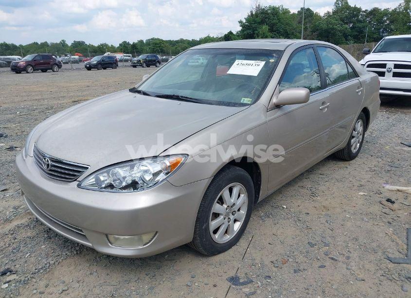 Photo 2 of 2005 Toyota Camry XLE (VIN 4T1BE30K85U103112)