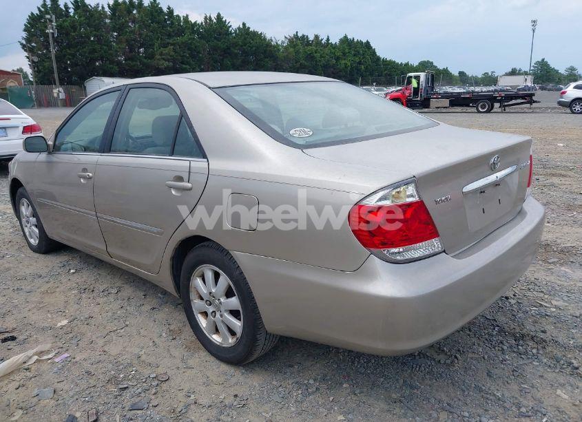 Photo 3 of 2005 Toyota Camry XLE (VIN 4T1BE30K85U103112)