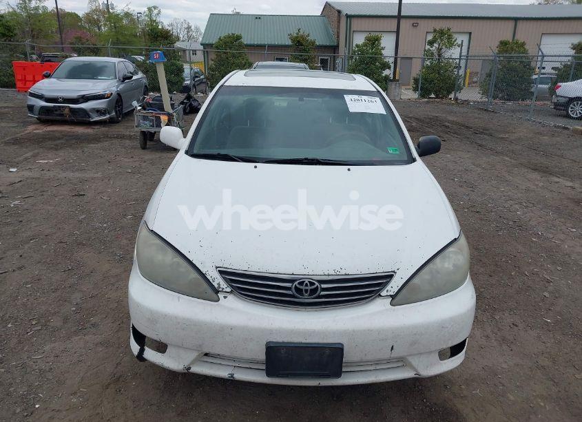 Photo 12 of 2005 Toyota Camry XLE (VIN 4T1BE30K85U418816)