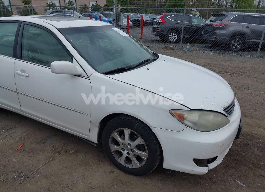 Photo 17 of 2005 Toyota Camry XLE (VIN 4T1BE30K85U418816)