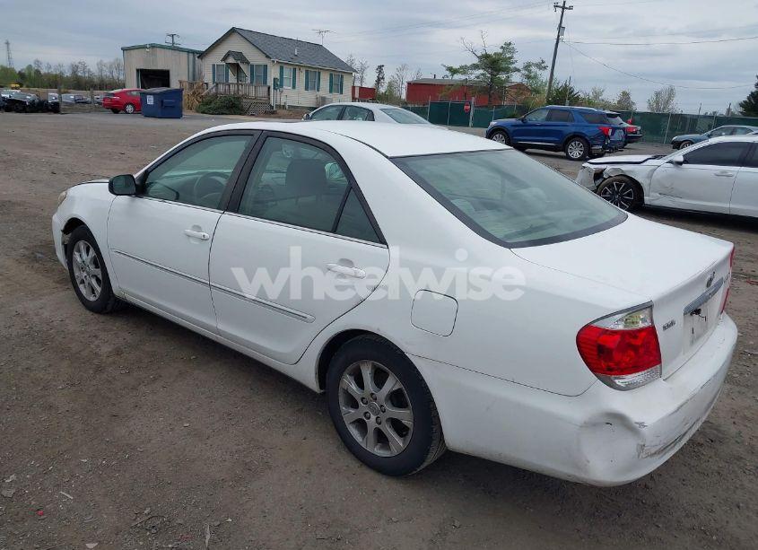 Photo 3 of 2005 Toyota Camry XLE (VIN 4T1BE30K85U418816)