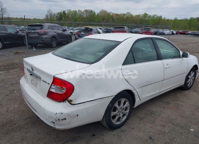 Photo 4 of 2005 Toyota Camry XLE (VIN 4T1BE30K85U418816)