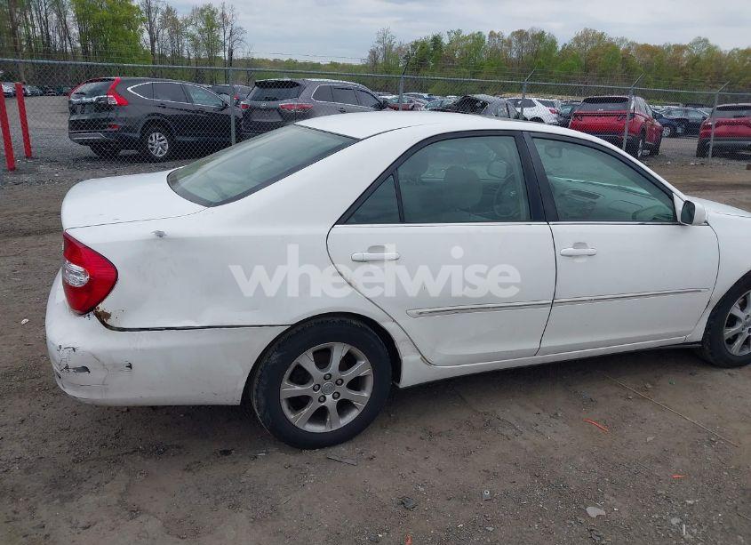 Photo 6 of 2005 Toyota Camry XLE (VIN 4T1BE30K85U418816)