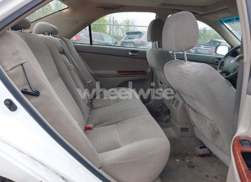 Photo 8 of 2005 Toyota Camry XLE (VIN 4T1BE30K85U418816)