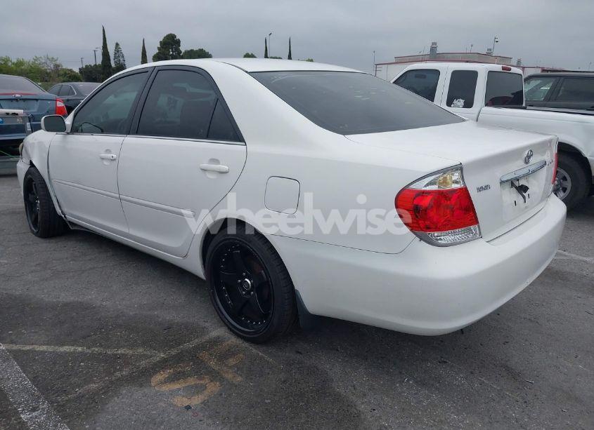 Photo 3 of 2005 Toyota Camry LE (VIN 4T1BE30K85U434661)