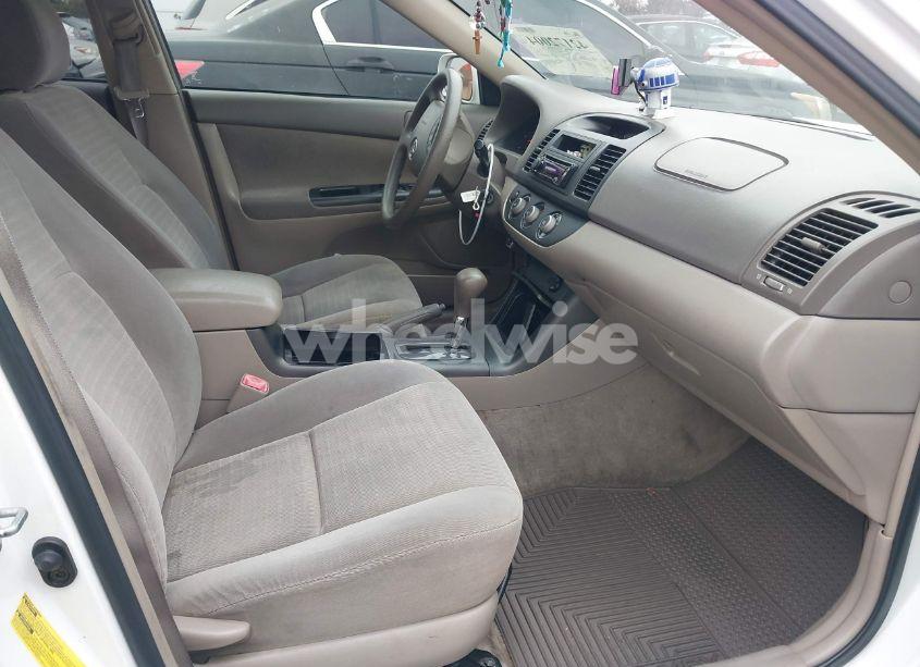 Photo 5 of 2005 Toyota Camry LE (VIN 4T1BE30K85U434661)