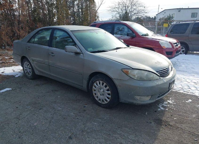 2005 Toyota Camry XLE (VIN 4T1BE30K85U971255) main photo
