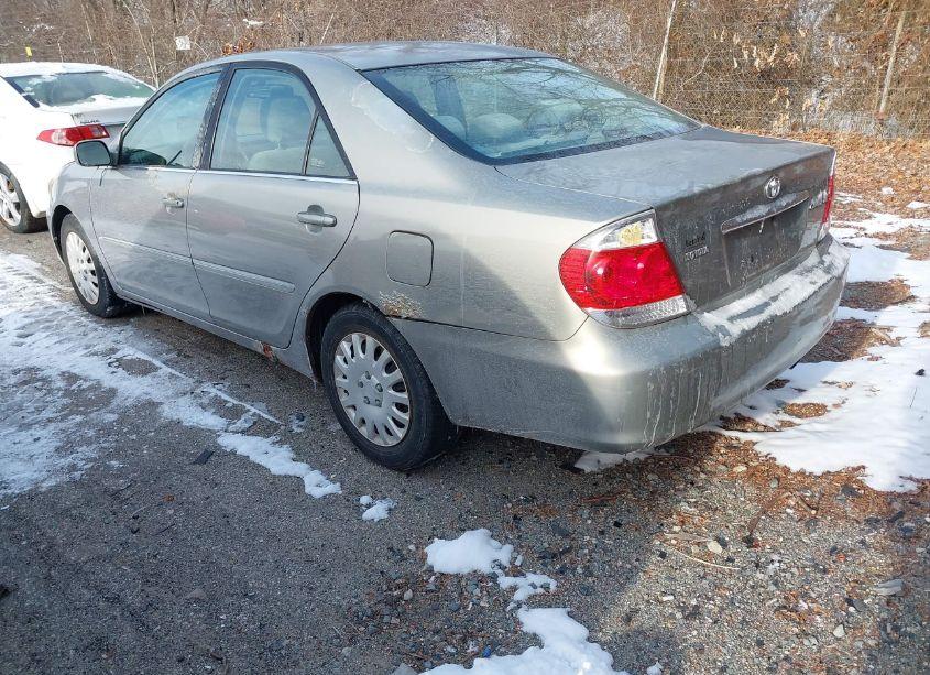 Photo 3 of 2005 Toyota Camry XLE (VIN 4T1BE30K85U971255)