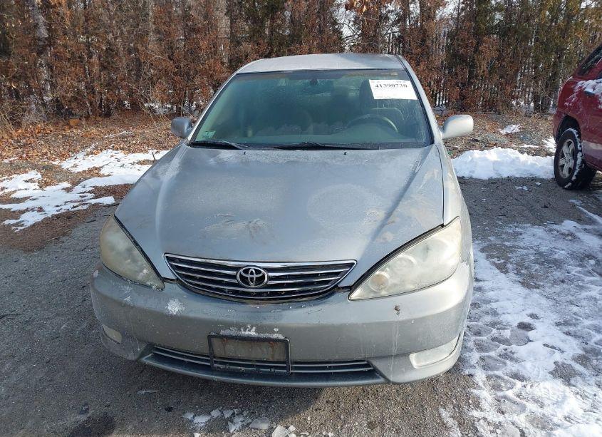 Photo 6 of 2005 Toyota Camry XLE (VIN 4T1BE30K85U971255)