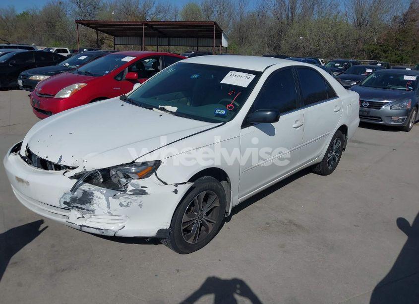 Photo 2 of 2002 Toyota Camry LE (VIN 4T1BE30K92U026293)
