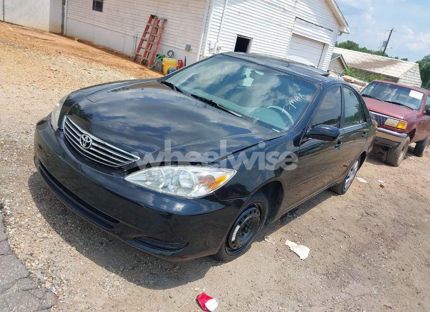 Photo 2 of 2002 Toyota Camry LE (VIN 4T1BE30K92U091788)