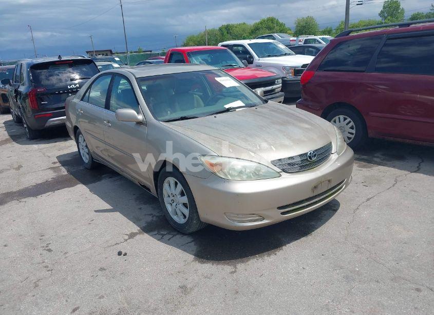 2002 Toyota Camry XLE (VIN 4T1BE30K92U591112) main photo
