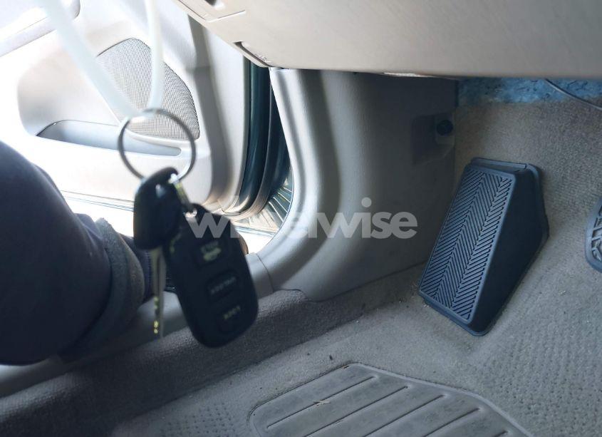 Photo 11 of 2004 Toyota Camry LE (VIN 4T1BE30K94U284591)