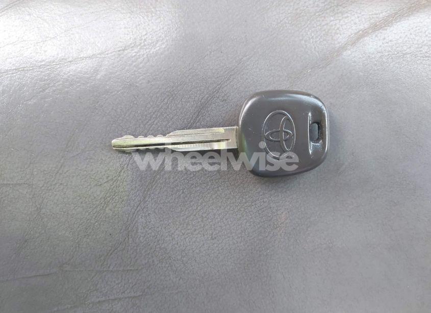 Photo 11 of 2004 Toyota Camry XLE (VIN 4T1BE30K94U326855)