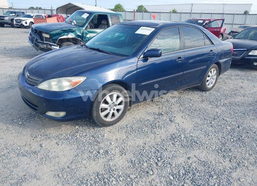Photo 2 of 2004 Toyota Camry XLE (VIN 4T1BE30K94U326855)