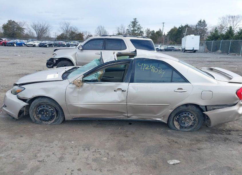 Photo 15 of 2004 Toyota Camry SE (VIN 4T1BE30K94U804448)