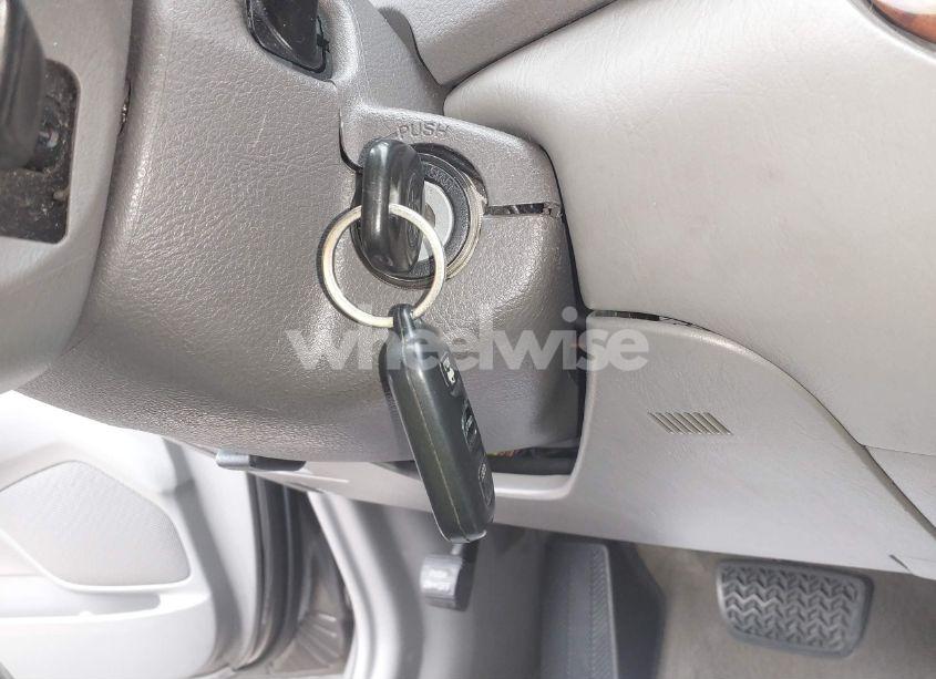 Photo 11 of 2004 Toyota Camry XLE (VIN 4T1BE30K94U855111)