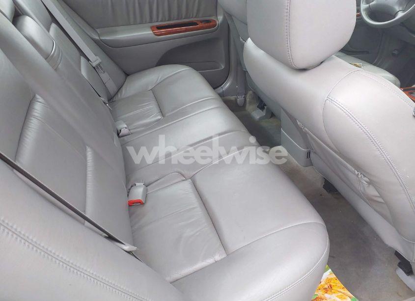 Photo 8 of 2004 Toyota Camry XLE (VIN 4T1BE30K94U855111)