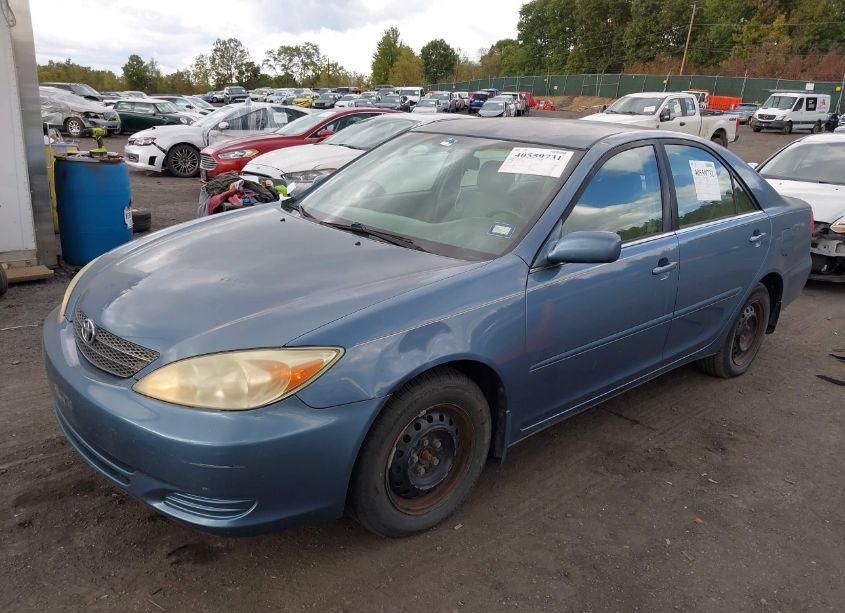 Photo 2 of 2004 Toyota Camry LE (VIN 4T1BE30K94U909264)