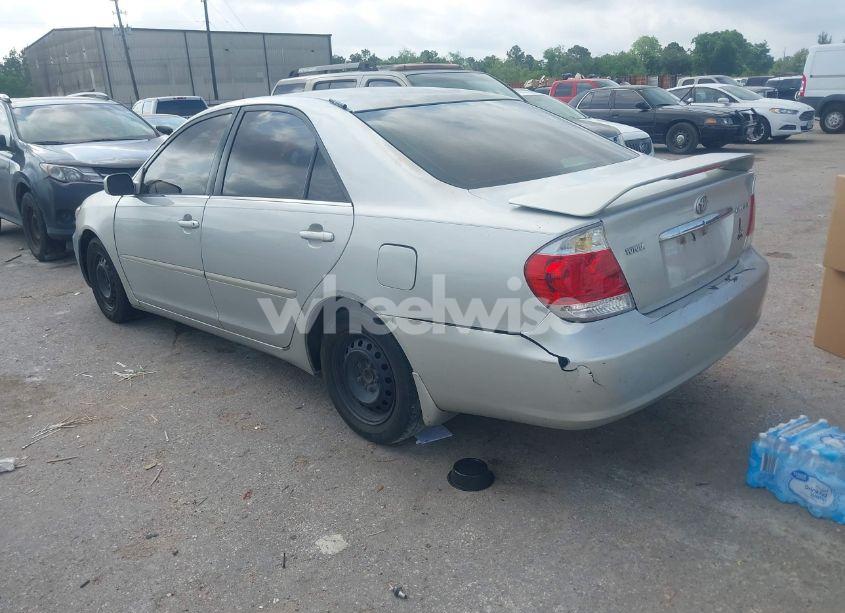 Photo 3 of 2005 Toyota Camry LE (VIN 4T1BE30K95U063753)