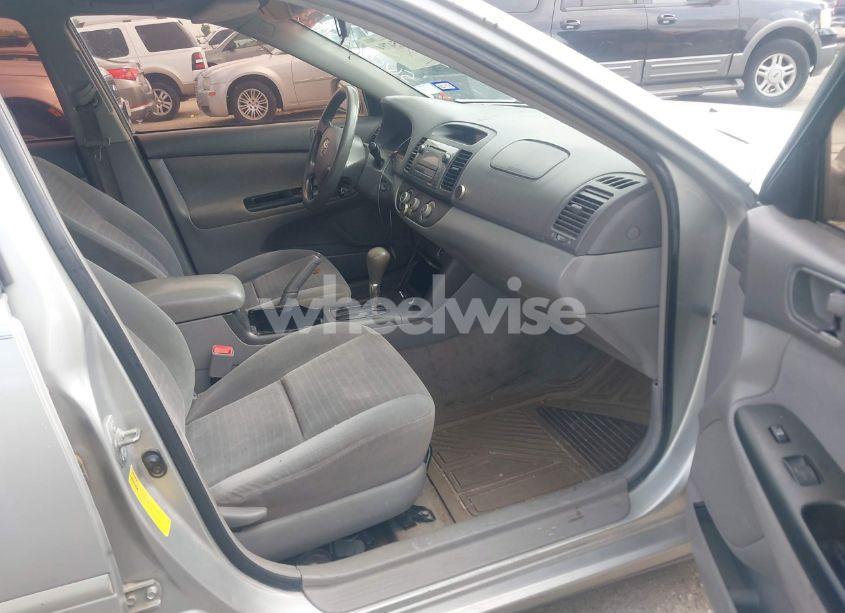 Photo 5 of 2005 Toyota Camry LE (VIN 4T1BE30K95U063753)