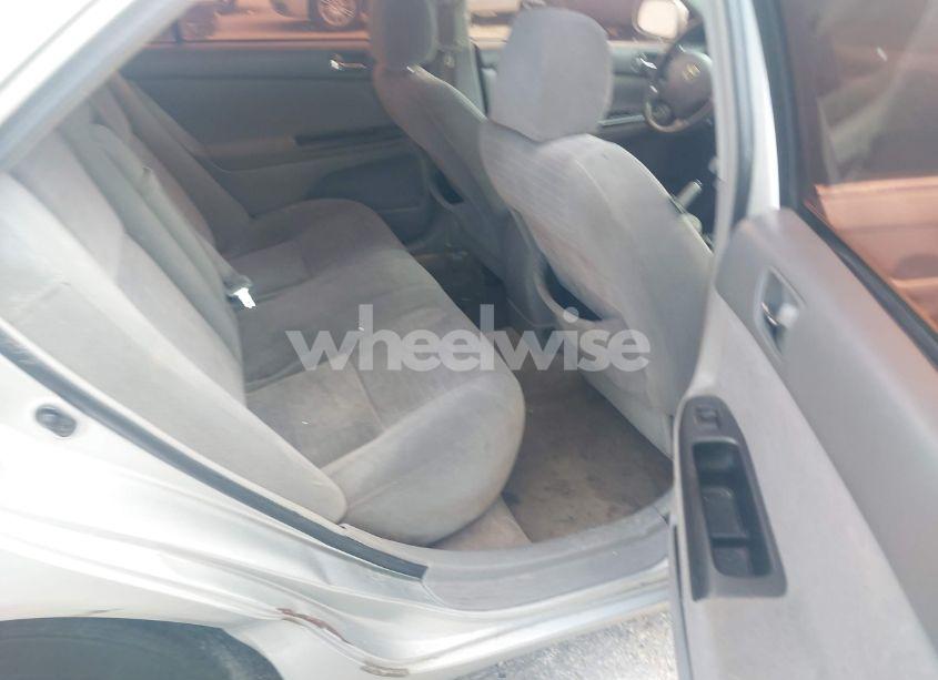 Photo 8 of 2005 Toyota Camry LE (VIN 4T1BE30K95U063753)