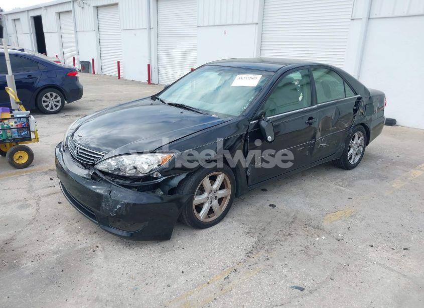 Photo 2 of 2005 Toyota Camry XLE (VIN 4T1BE30K95U073764)