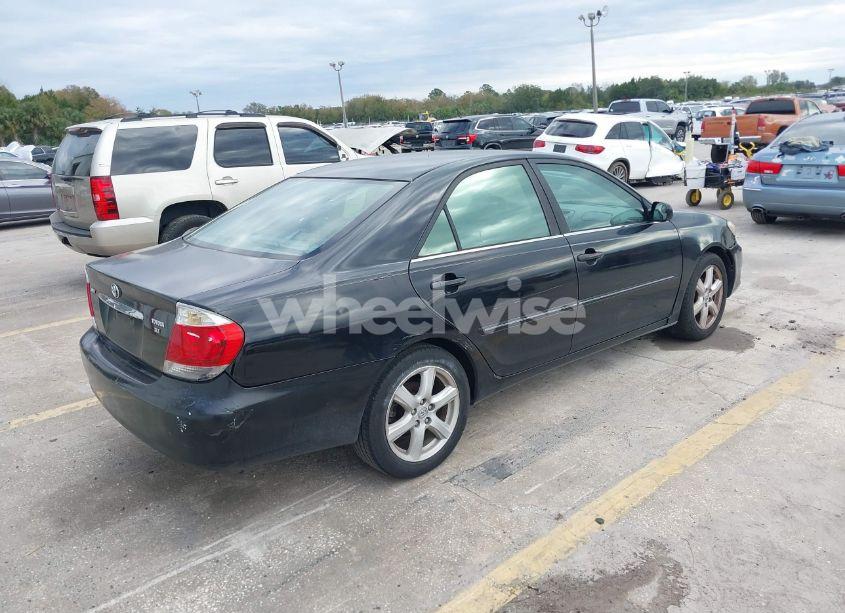 Photo 4 of 2005 Toyota Camry XLE (VIN 4T1BE30K95U073764)