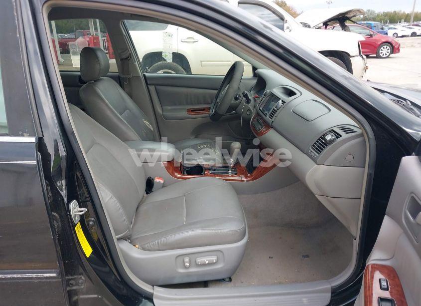 Photo 5 of 2005 Toyota Camry XLE (VIN 4T1BE30K95U073764)