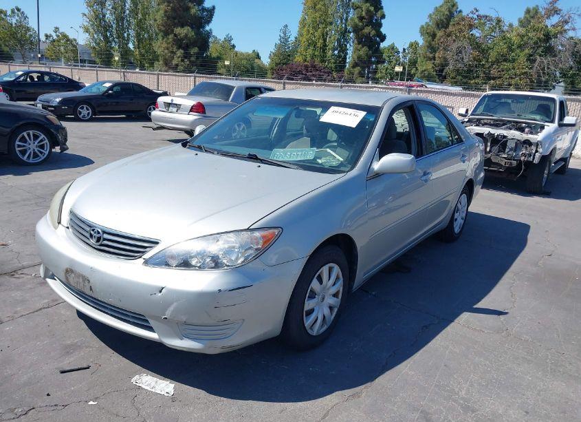Photo 2 of 2005 Toyota Camry LE (VIN 4T1BE30K95U433096)