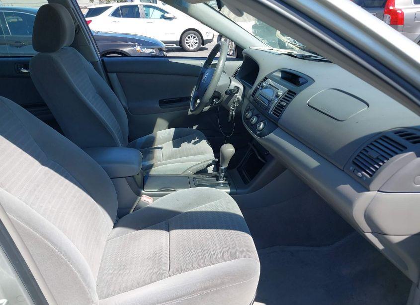 Photo 5 of 2005 Toyota Camry LE (VIN 4T1BE30K95U433096)