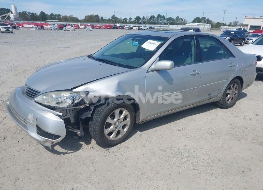 Photo 2 of 2005 Toyota Camry XLE (VIN 4T1BE30K95U548247)
