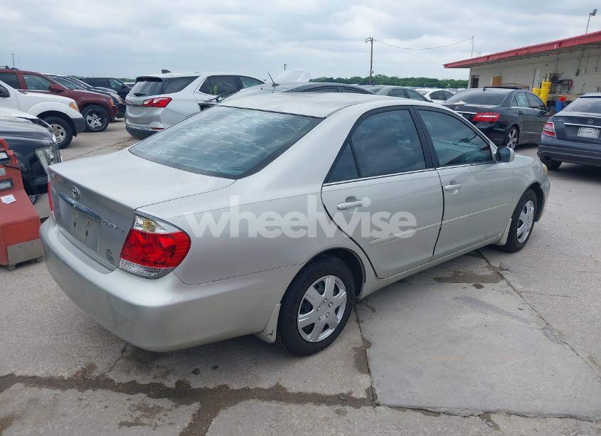 Photo 4 of 2005 Toyota Camry LE (VIN 4T1BE30K95U580406)