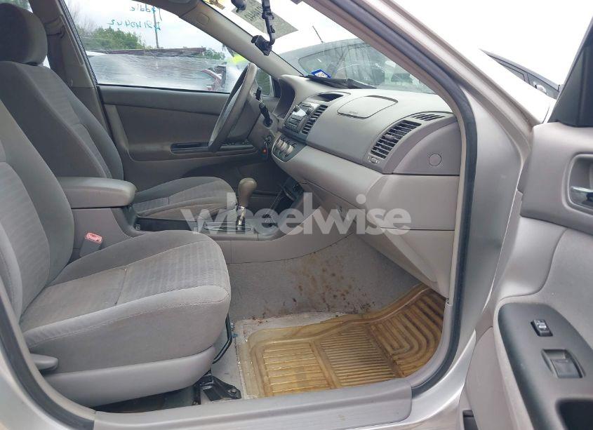 Photo 5 of 2005 Toyota Camry LE (VIN 4T1BE30K95U580406)