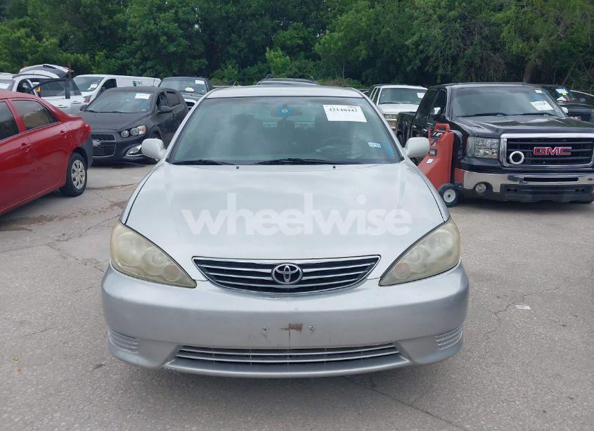 Photo 6 of 2005 Toyota Camry LE (VIN 4T1BE30K95U580406)