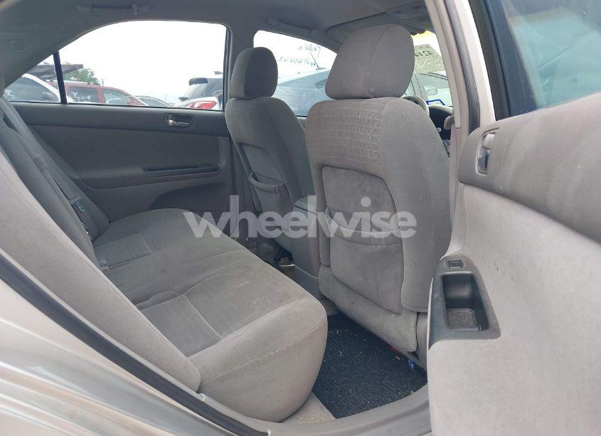 Photo 8 of 2005 Toyota Camry LE (VIN 4T1BE30K95U580406)