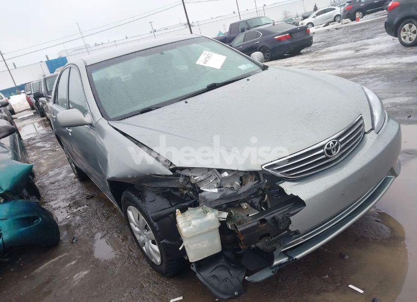 2005 Toyota Camry LE (VIN 4T1BE30K95U612593) main photo
