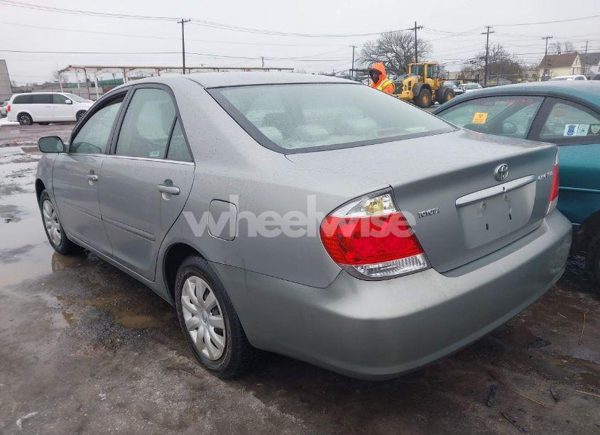 Photo 3 of 2005 Toyota Camry LE (VIN 4T1BE30K95U612593)