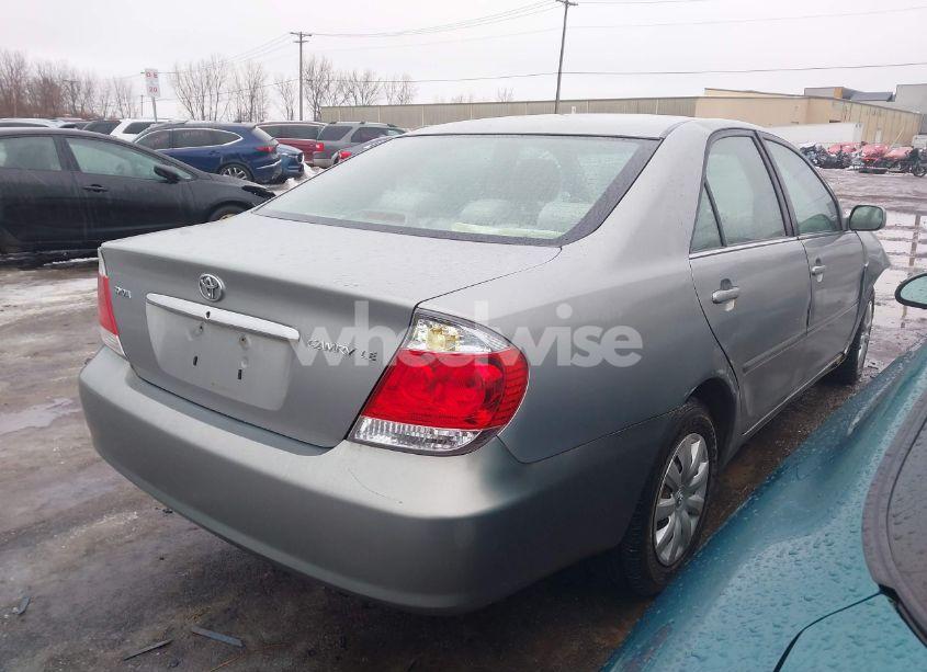 Photo 4 of 2005 Toyota Camry LE (VIN 4T1BE30K95U612593)