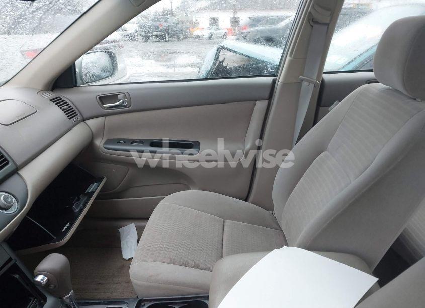 Photo 5 of 2005 Toyota Camry LE (VIN 4T1BE30K95U612593)