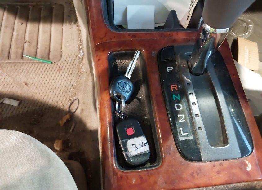 Photo 11 of 2002 Toyota Camry XLE (VIN 4T1BE30KX2U577283)