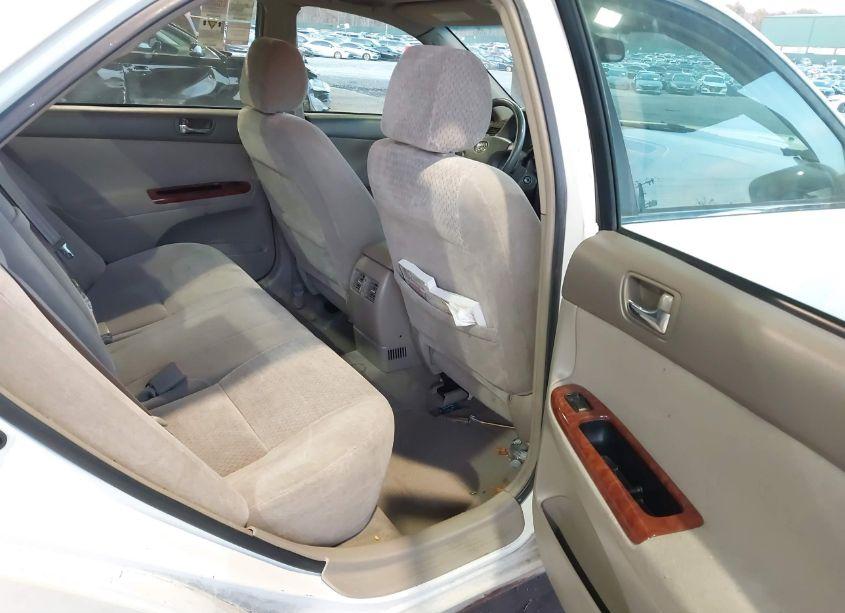 Photo 8 of 2002 Toyota Camry XLE (VIN 4T1BE30KX2U577283)