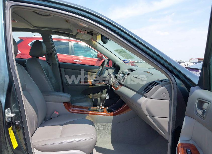 Photo 5 of 2002 Toyota Camry XLE (VIN 4T1BE30KX2U591037)