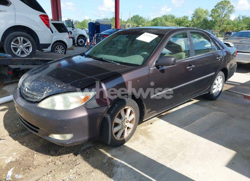 Photo 2 of 2003 Toyota Camry XLE (VIN 4T1BE30KX3U771197)