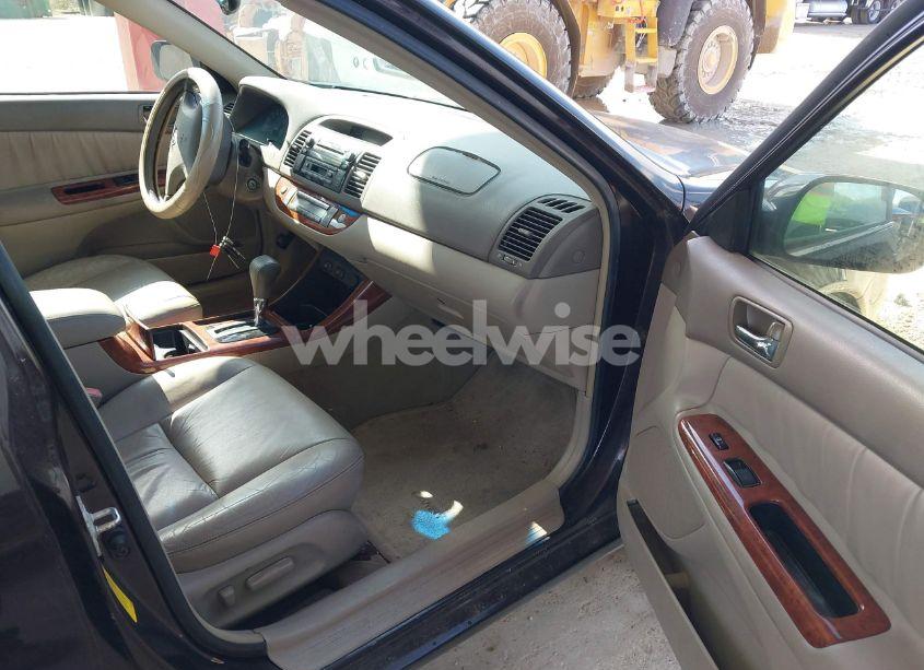 Photo 5 of 2003 Toyota Camry XLE (VIN 4T1BE30KX3U771197)