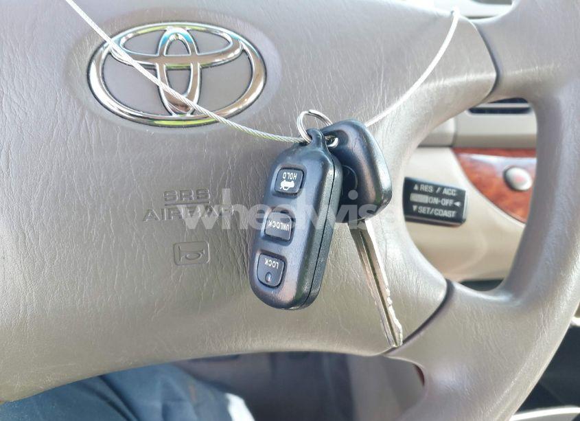 Photo 11 of 2004 Toyota Camry XLE (VIN 4T1BE30KX4U286835)
